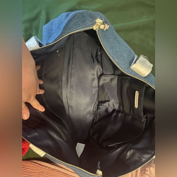 NWT Draper James Chambray Savannah Duffle Bag - Picture 7 of 9